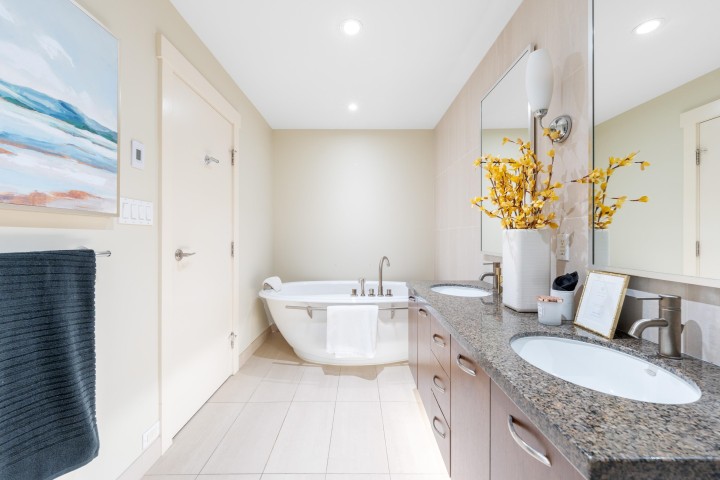 Photo 28 at 1002 - 3335 Cypress Place, Cypress Park Estates, West Vancouver