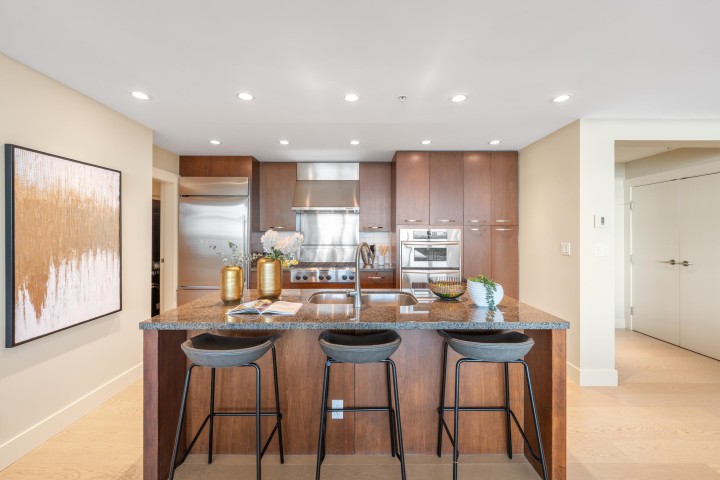 Photo 14 at 1002 - 3335 Cypress Place, Cypress Park Estates, West Vancouver