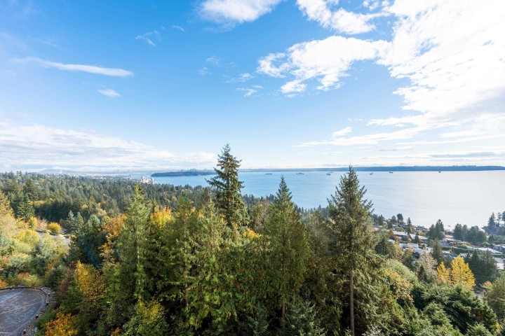 Photo 19 at 1002 - 3335 Cypress Place, Cypress Park Estates, West Vancouver