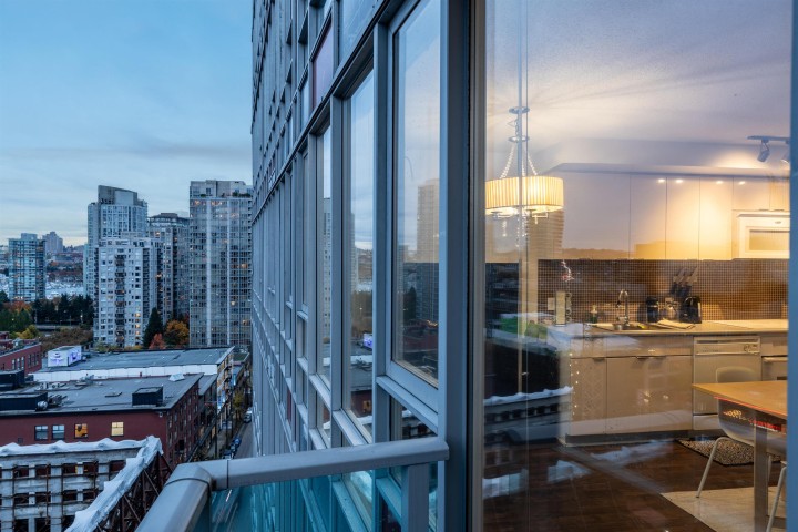 Photo 27 at 1606 - 233 Robson Street, Downtown VW, Vancouver West