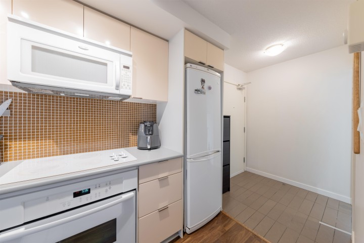 Photo 17 at 1606 - 233 Robson Street, Downtown VW, Vancouver West