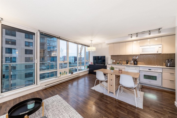 Photo 7 at 1606 - 233 Robson Street, Downtown VW, Vancouver West