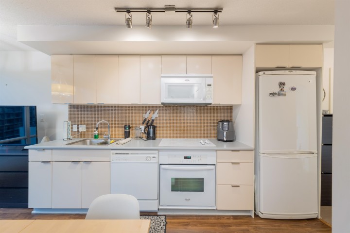 Photo 18 at 1606 - 233 Robson Street, Downtown VW, Vancouver West