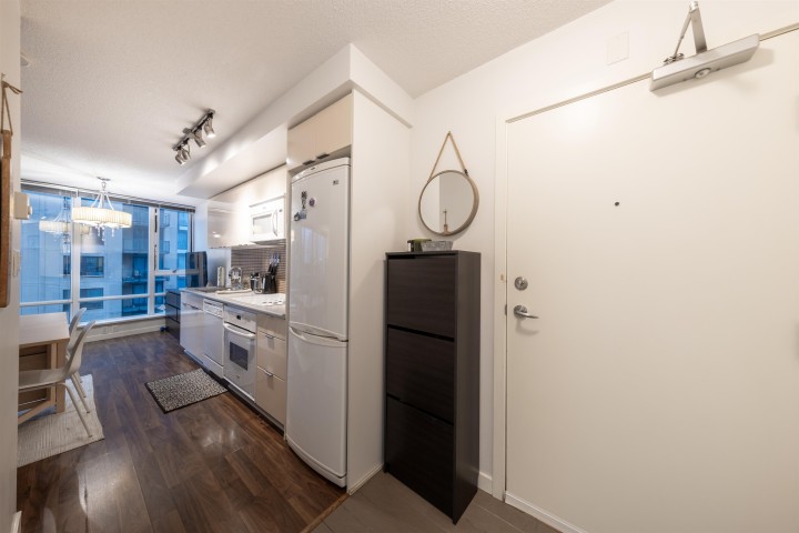 Photo 15 at 1606 - 233 Robson Street, Downtown VW, Vancouver West