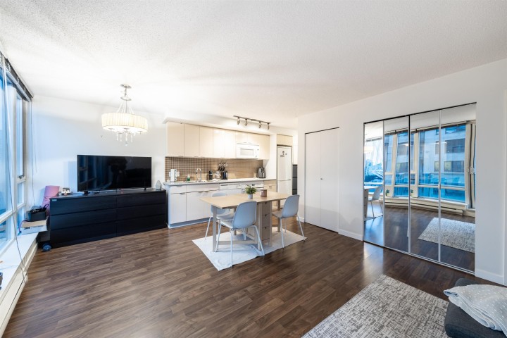 Photo 8 at 1606 - 233 Robson Street, Downtown VW, Vancouver West