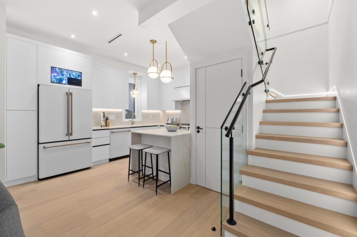 Photo 10 at 683 W 18th Avenue, Cambie, Vancouver West