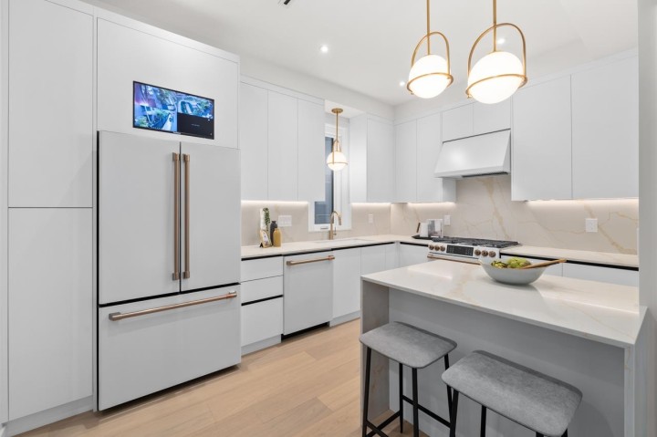 Photo 11 at 683 W 18th Avenue, Cambie, Vancouver West