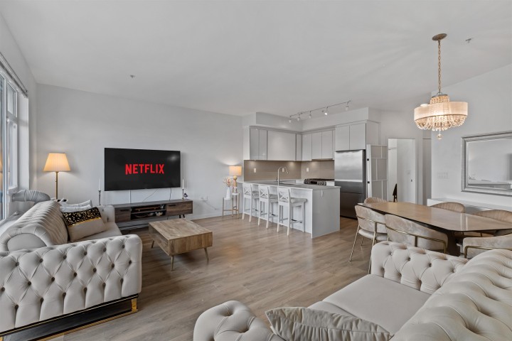 Photo 2 at 505 - 725 Marine Drive, Harbourside, North Vancouver