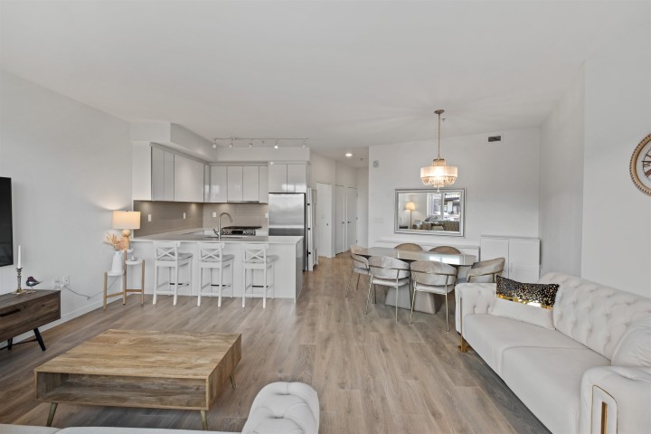 Photo 7 at 505 - 725 Marine Drive, Harbourside, North Vancouver