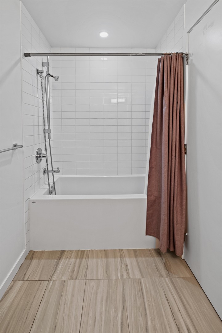 Photo 20 at 505 - 725 Marine Drive, Harbourside, North Vancouver