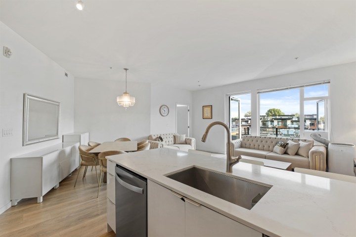 Photo 9 at 505 - 725 Marine Drive, Harbourside, North Vancouver