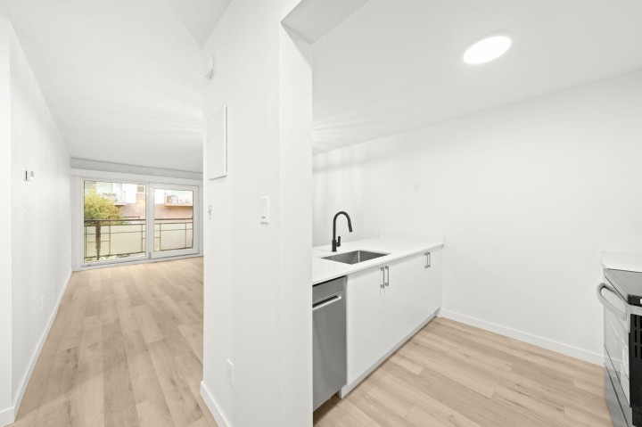 Photo 7 at 207 - 360 E 2nd Street, Lower Lonsdale, North Vancouver