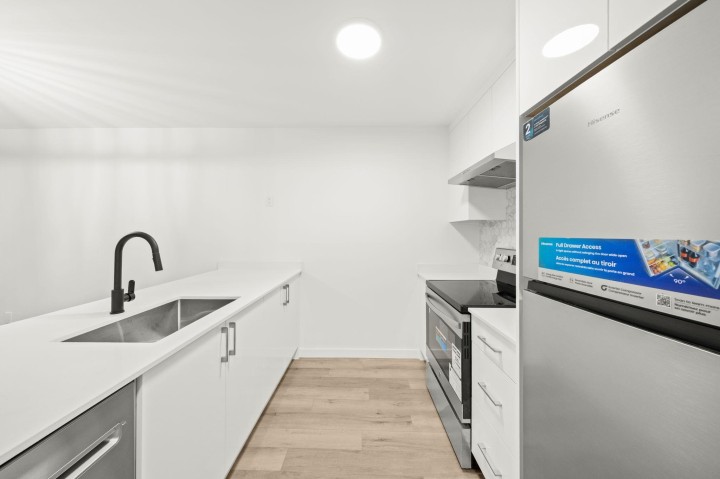 Photo 8 at 207 - 360 E 2nd Street, Lower Lonsdale, North Vancouver