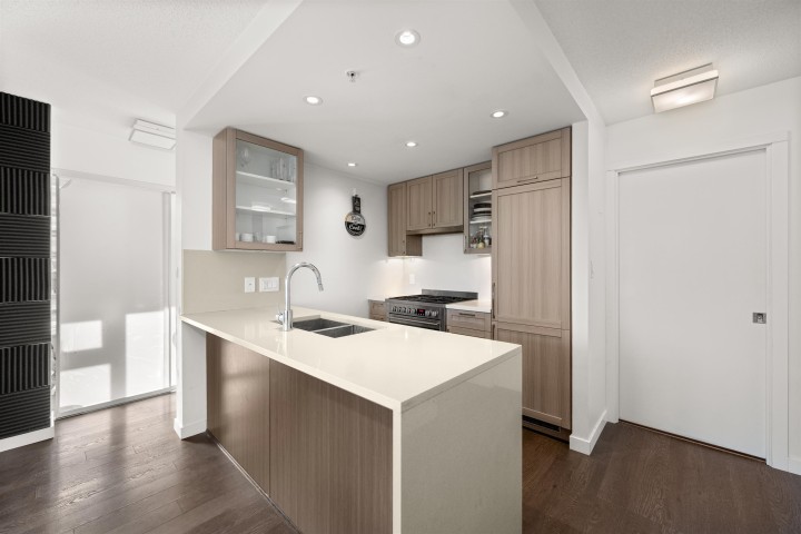 Photo 12 at 1507 - 5515 Boundary Road, Collingwood VE, Vancouver East