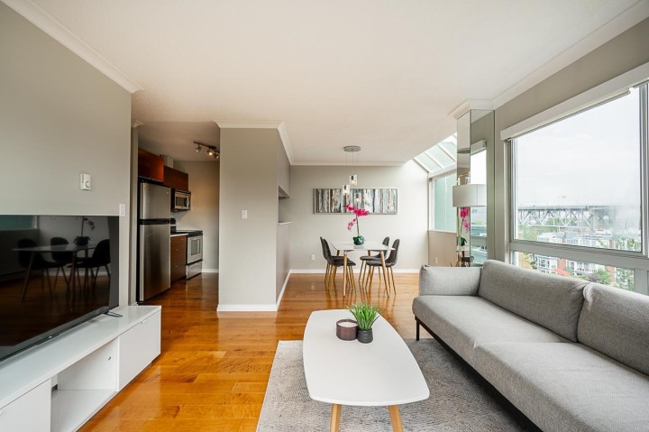 Photo 4 at 601 - 1510 W 1st Avenue, False Creek, Vancouver West