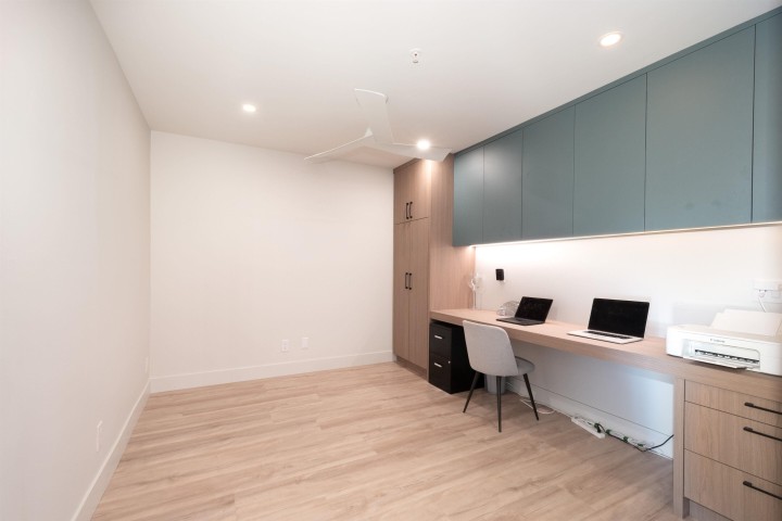 Photo 13 at 403 - 1050 Bowron Court, Roche Point, North Vancouver