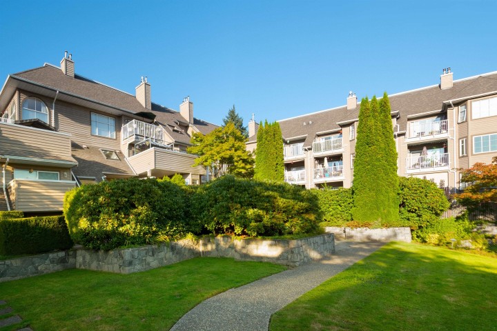 Photo 1 at 403 - 1050 Bowron Court, Roche Point, North Vancouver