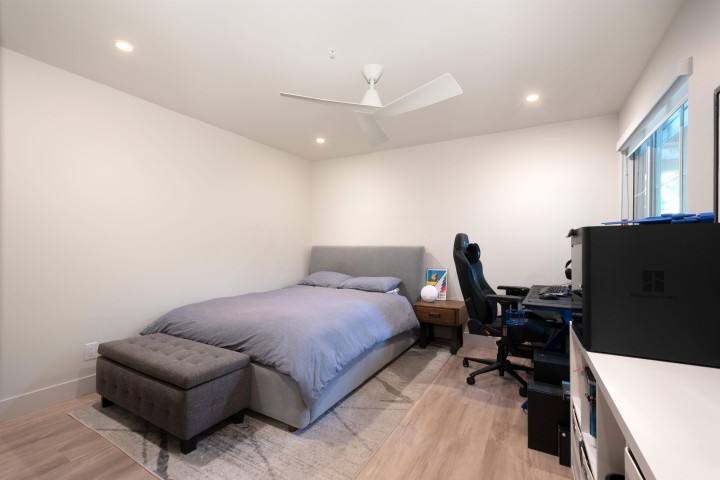 Photo 25 at 403 - 1050 Bowron Court, Roche Point, North Vancouver