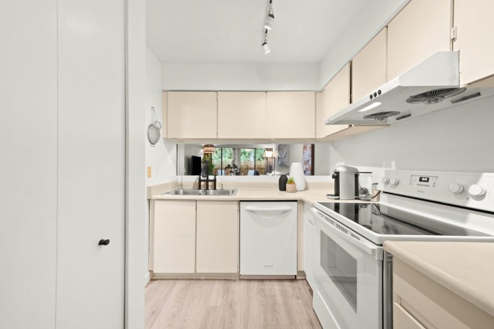 Photo 11 at 1884 Purcell Way, Lynnmour, North Vancouver