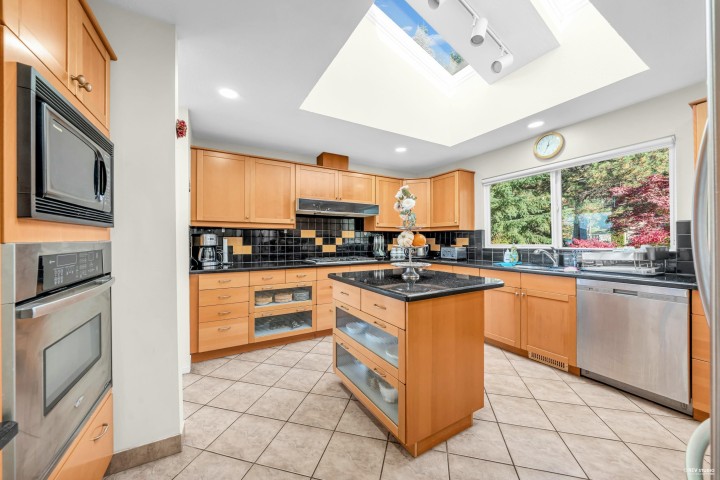 Photo 32 at 4673 Woodburn Road, Cypress Park Estates, West Vancouver