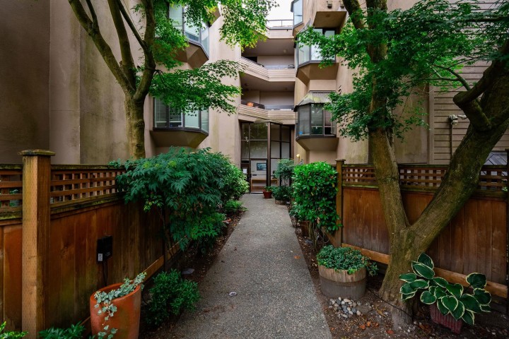 Photo 36 at 105 - 1922 W 7th Avenue, Kitsilano, Vancouver West