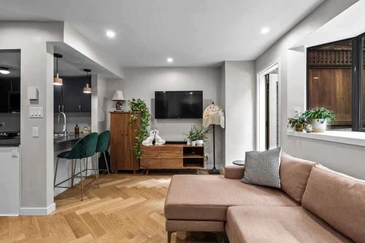 Photo 5 at 105 - 1922 W 7th Avenue, Kitsilano, Vancouver West