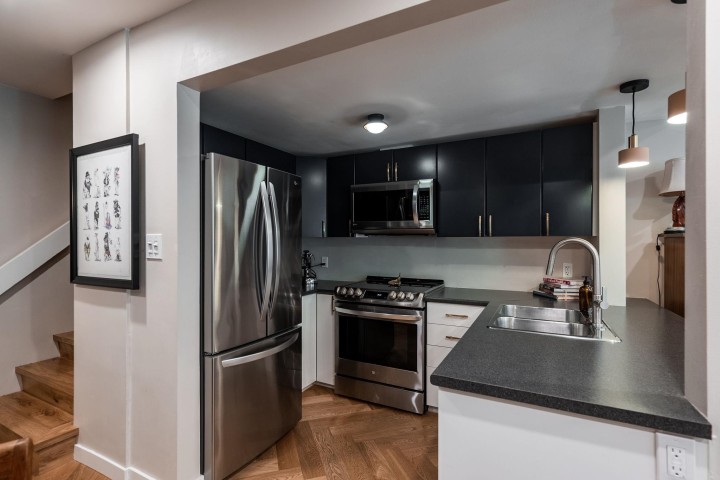 Photo 9 at 105 - 1922 W 7th Avenue, Kitsilano, Vancouver West