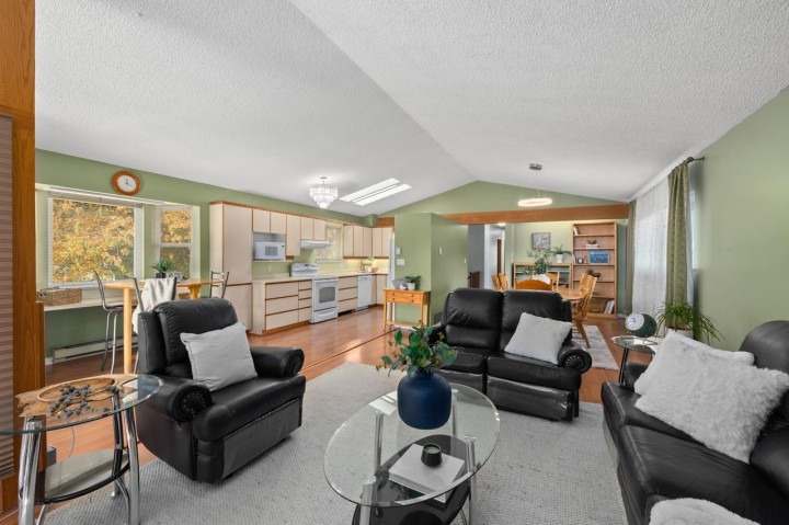 Photo 7 at 2142 St. Andrews Avenue, Central Lonsdale, North Vancouver