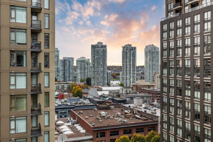 Photo 12 at 1107 - 1010 Richards Street, Yaletown, Vancouver West