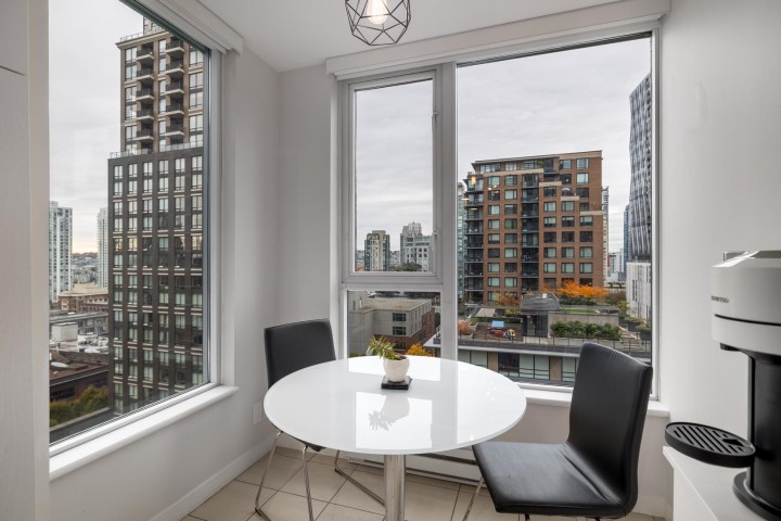 Photo 7 at 1107 - 1010 Richards Street, Yaletown, Vancouver West