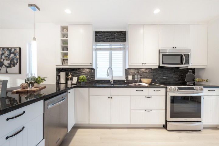 Photo 13 at 3638 Maginnis Avenue, Lynn Valley, North Vancouver