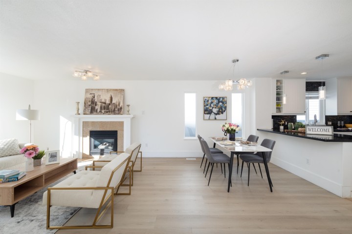 Photo 10 at 3638 Maginnis Avenue, Lynn Valley, North Vancouver