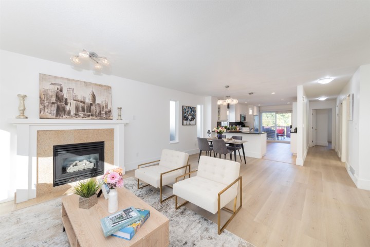 Photo 8 at 3638 Maginnis Avenue, Lynn Valley, North Vancouver