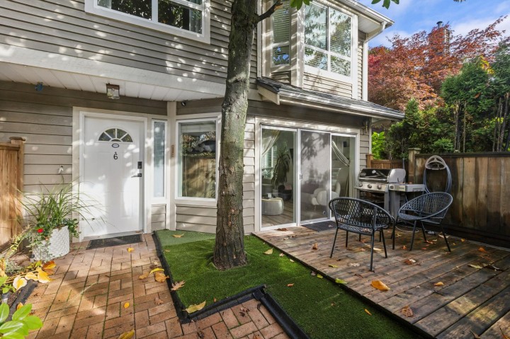 Photo 2 at 6 - 848 W 16th Street, Mosquito Creek, North Vancouver