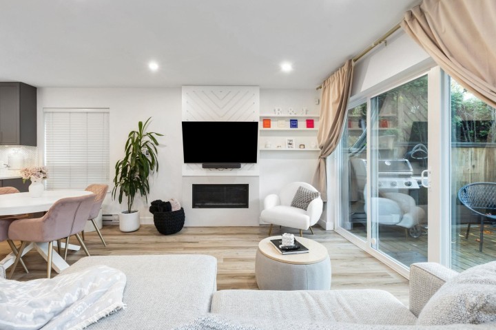 Photo 9 at 6 - 848 W 16th Street, Mosquito Creek, North Vancouver