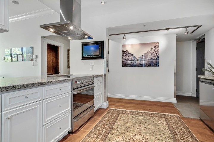 Photo 9 at 281 Smithe Street, Downtown VW, Vancouver West