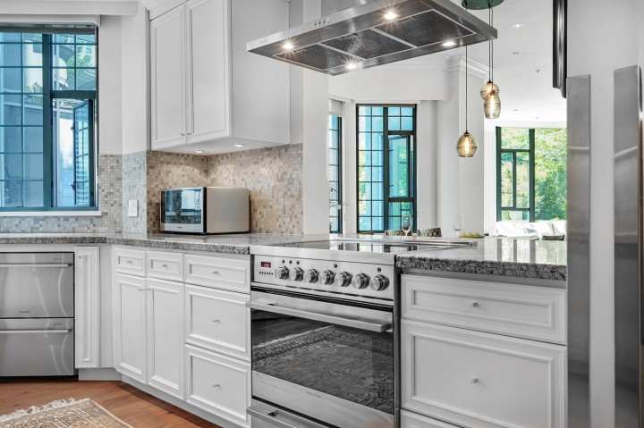 Photo 10 at 281 Smithe Street, Downtown VW, Vancouver West