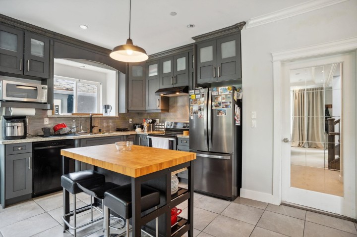 Photo 6 at 5187 Sherbrooke Street, Knight, Vancouver East