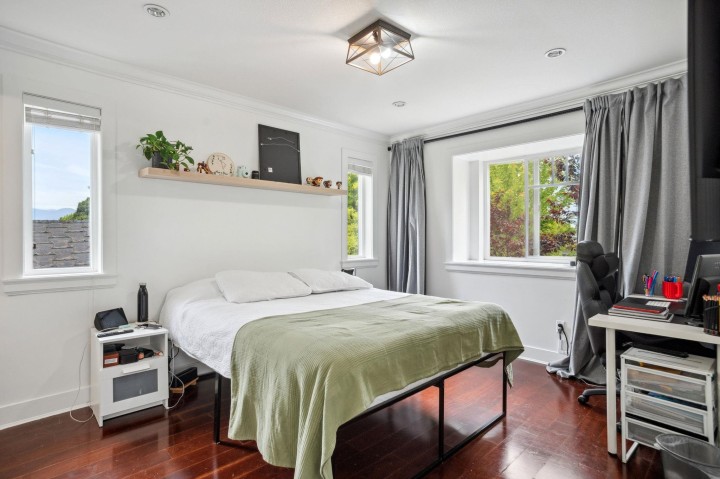 Photo 13 at 5187 Sherbrooke Street, Knight, Vancouver East