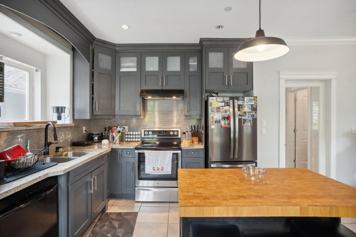 Photo 9 at 5187 Sherbrooke Street, Knight, Vancouver East