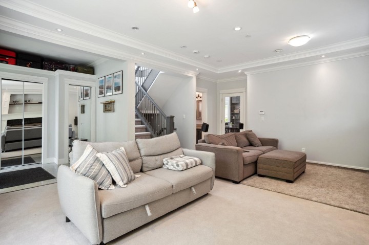 Photo 4 at 5187 Sherbrooke Street, Knight, Vancouver East