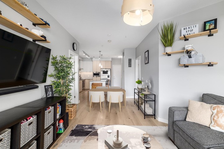 Photo 12 at 207 - 3205 Mountain Highway, Lynn Valley, North Vancouver