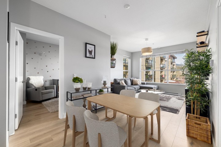 Photo 7 at 207 - 3205 Mountain Highway, Lynn Valley, North Vancouver