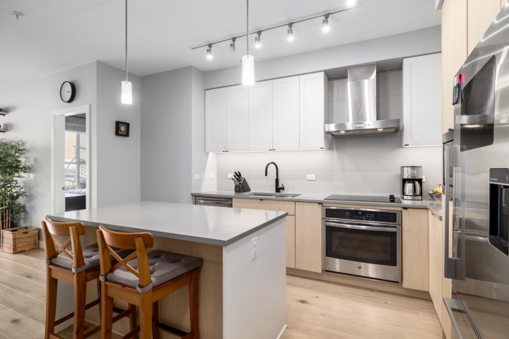 Photo 3 at 207 - 3205 Mountain Highway, Lynn Valley, North Vancouver