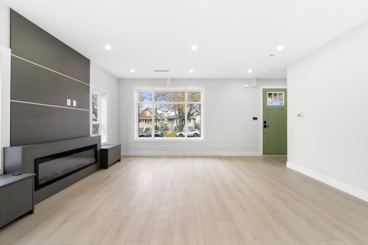 Photo 6 at 1 - 3274 E 44th Avenue, Killarney VE, Vancouver East