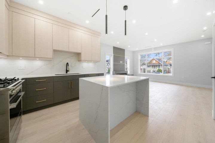 Photo 13 at 1 - 3274 E 44th Avenue, Killarney VE, Vancouver East