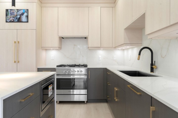 Photo 12 at 1 - 3274 E 44th Avenue, Killarney VE, Vancouver East