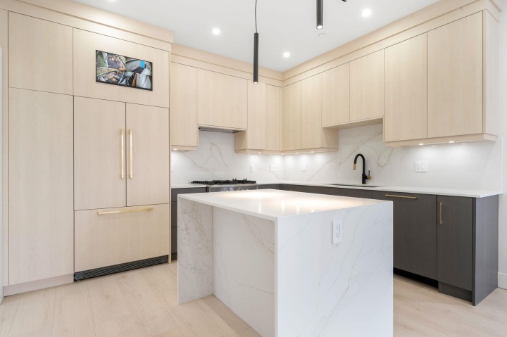 Photo 7 at 1 - 3274 E 44th Avenue, Killarney VE, Vancouver East