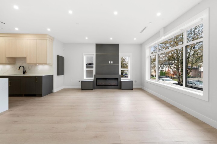 Photo 3 at 1 - 3274 E 44th Avenue, Killarney VE, Vancouver East