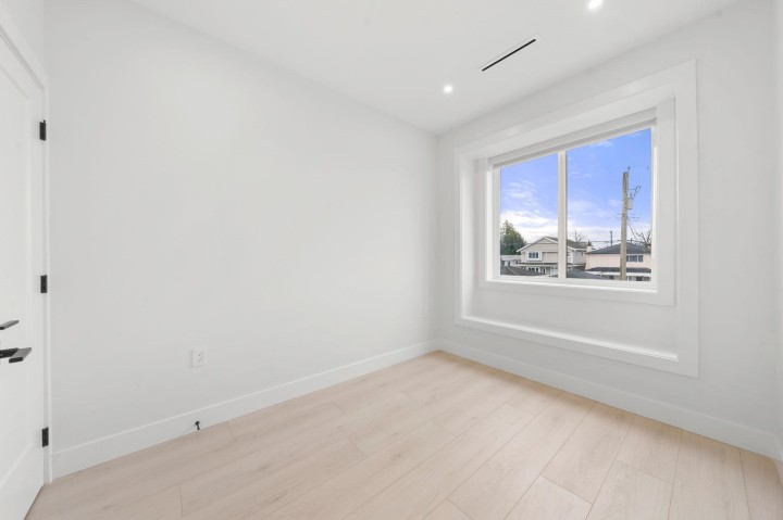 Photo 32 at 1 - 3274 E 44th Avenue, Killarney VE, Vancouver East